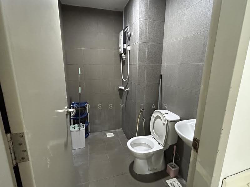 Service Residence for Sale at First Subang (SS 15 Courtyard) - Rossy Tan - Bathroom - PropertyGuru.com.my