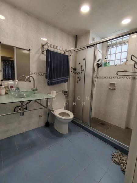 Apartment for Sale at Sri Bayu Apartments - Ng Hon Keong - Bathroom - PropertyGuru.com.my
