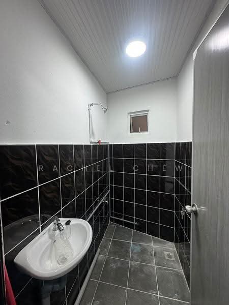 Rumah Teres 1-Tingkat untuk Dijual di other (Putatan) - Rachel Chew - Bathroom - PropertyGuru.com.my