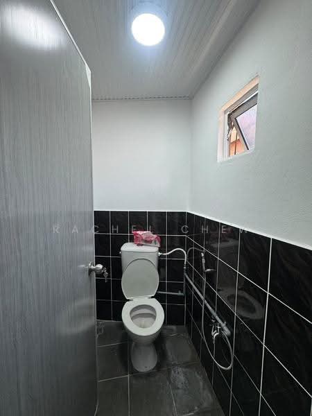 Rumah Teres 1-Tingkat untuk Dijual di other (Putatan) - Rachel Chew - Bathroom - PropertyGuru.com.my