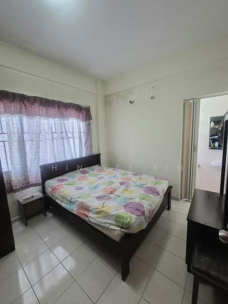 Apartment for Sale at Pangsapuri Damai Mewah B - Chin Yee Xin - Bedroom - PropertyGuru.com.my