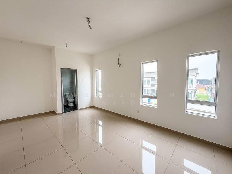 Rumah Berkembar untuk Dijual di Seksyen 30 (Shah Alam) - Mohammad Din Majid - PropertyGuru.com.my