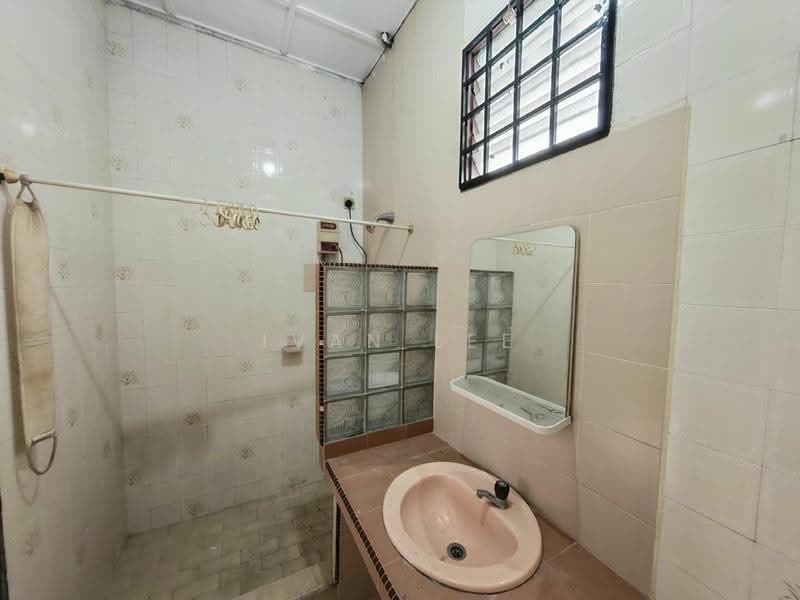 Bungalow House for Sale in SS3 (Petaling Jaya) - Ivan Lee - Bathroom - PropertyGuru.com.my