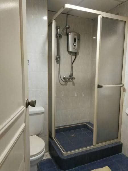 Condominium for Rent at Gold Coast Resort Condominium - A Ee Ee - Bathroom - PropertyGuru.com.my