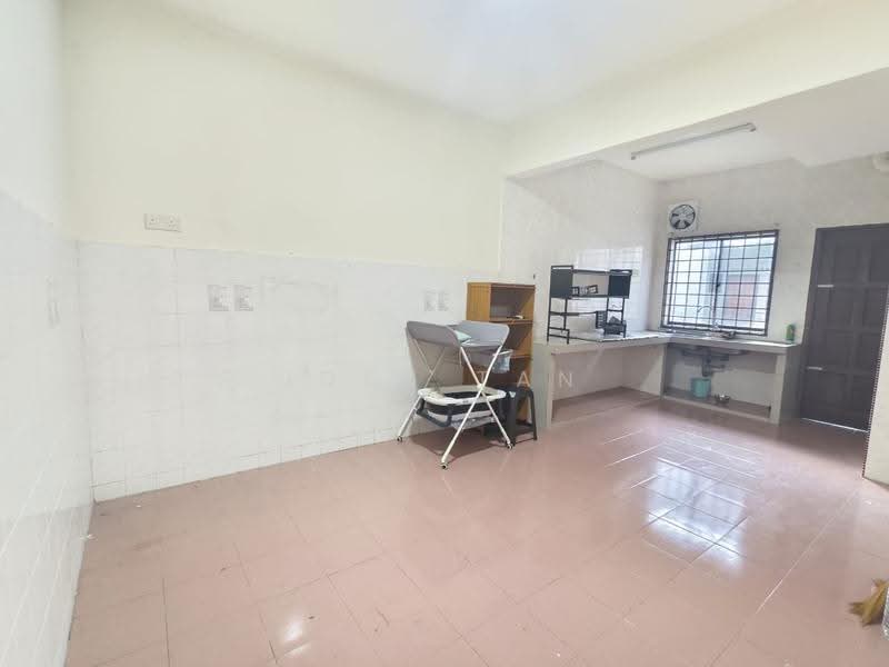 Rumah Teres 2-Tingkat untuk Dijual di Bandar Selesa Jaya (Skudai) - Iden Tan - Kitchen - PropertyGuru.com.my