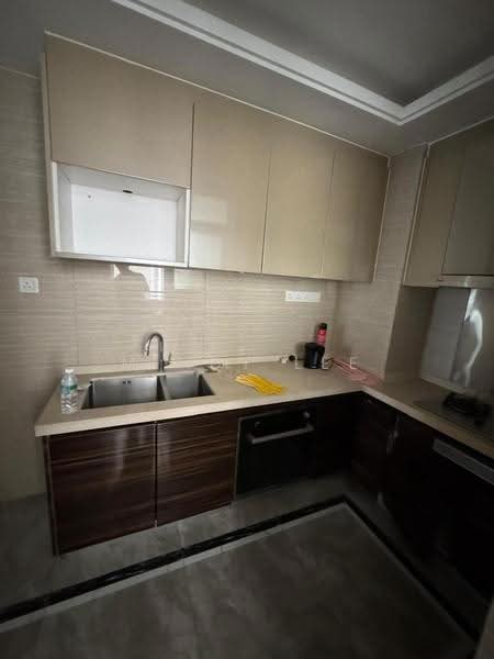 Service Residence for Sale at R&F Princess Cove Phase 1 - Mindy Lee - Kitchen - PropertyGuru.com.my