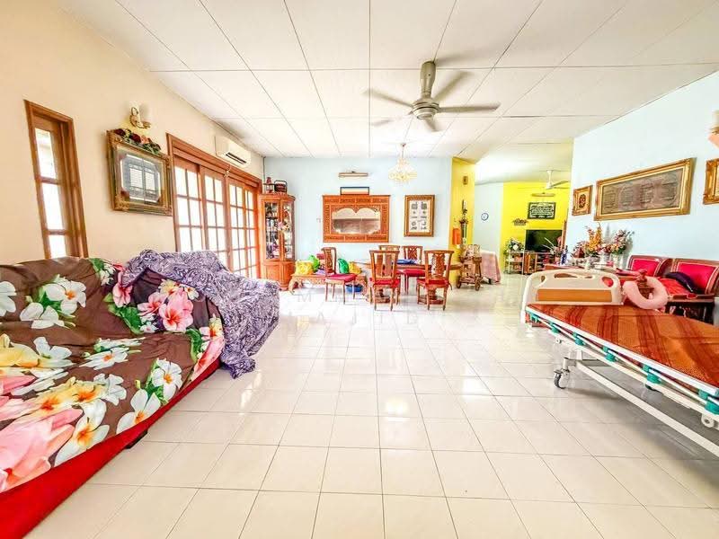 Semi-Detached House for Sale in Taman Sri Andalas (Klang) - Mohammad Din Majid - Living Room - PropertyGuru.com.my