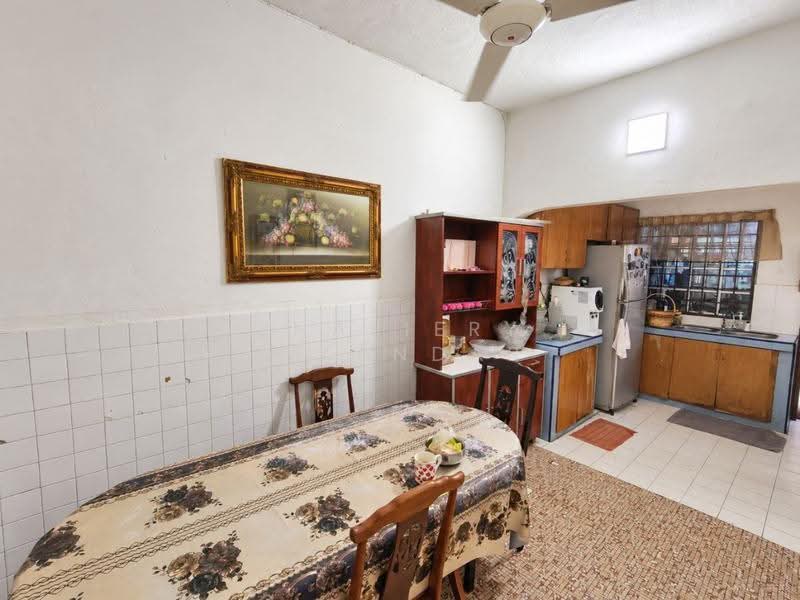 Rumah Teres 2-Tingkat untuk Dijual di Taman Sri Watan (Ampang) - Shaziery Iskandar - Kitchen - PropertyGuru.com.my