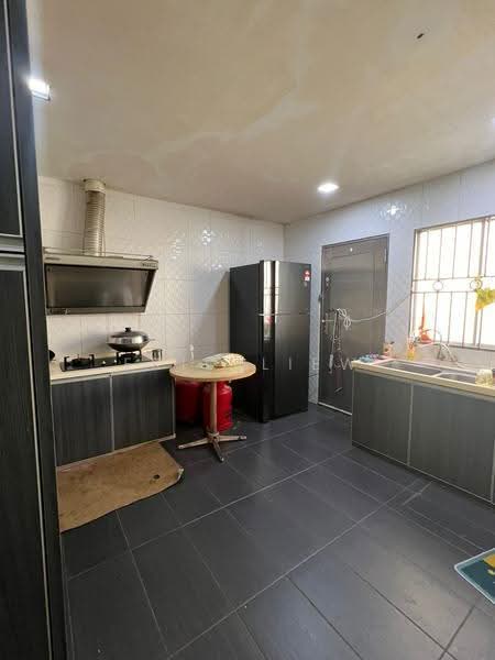 Rumah Teres 2.5-Tingkat untuk Dijual di Taman Bukit Serdang (Seri Kembangan) - Eric Liew - Kitchen - PropertyGuru.com.my