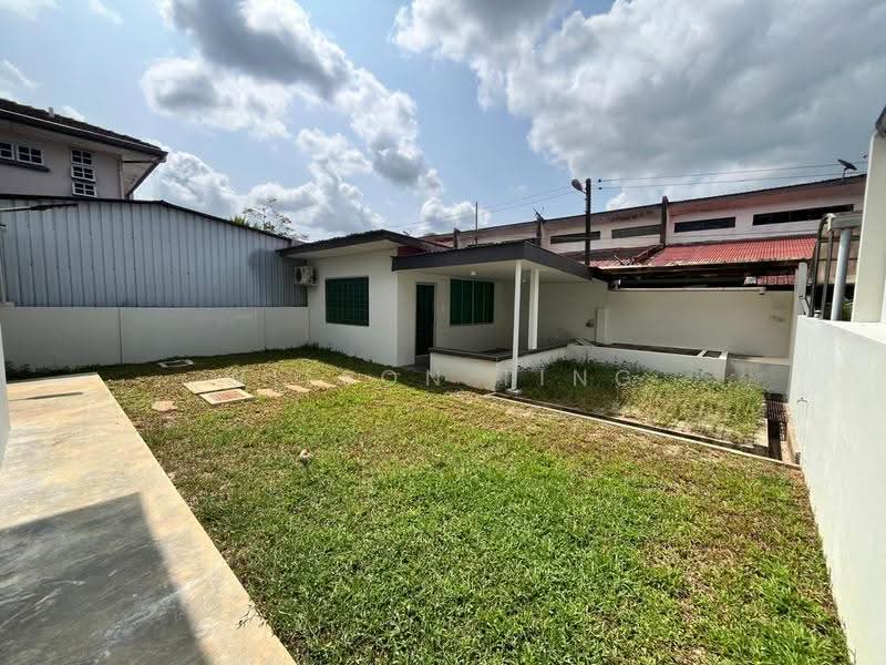 Rumah Berkembar untuk Dijual di Stapok (Kuching) - Wilson Ting - Exterior - PropertyGuru.com.my