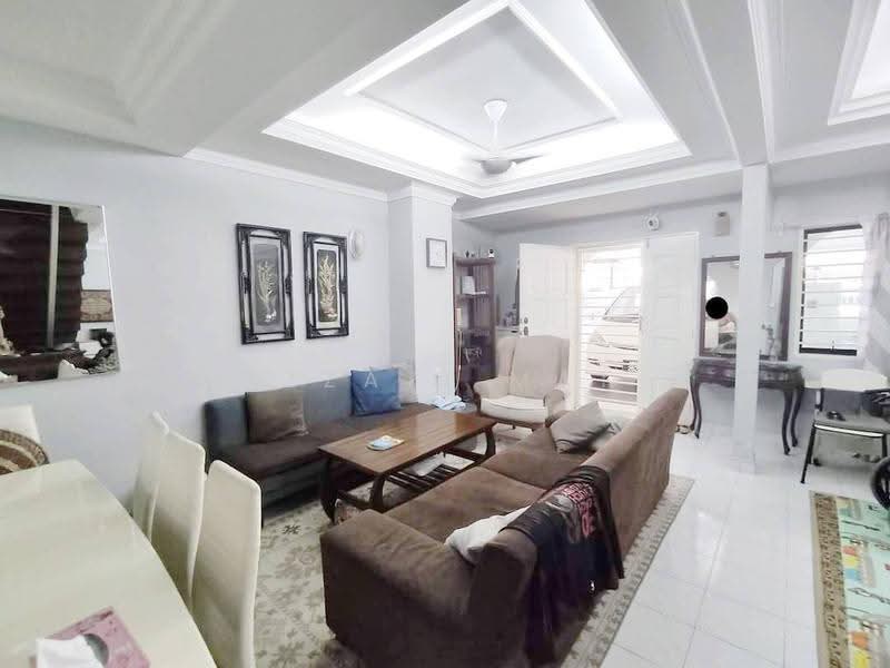 2-storey Terraced House for Sale in Seksyen 25 (Shah Alam) - Izzati Mat - Living Room - PropertyGuru.com.my