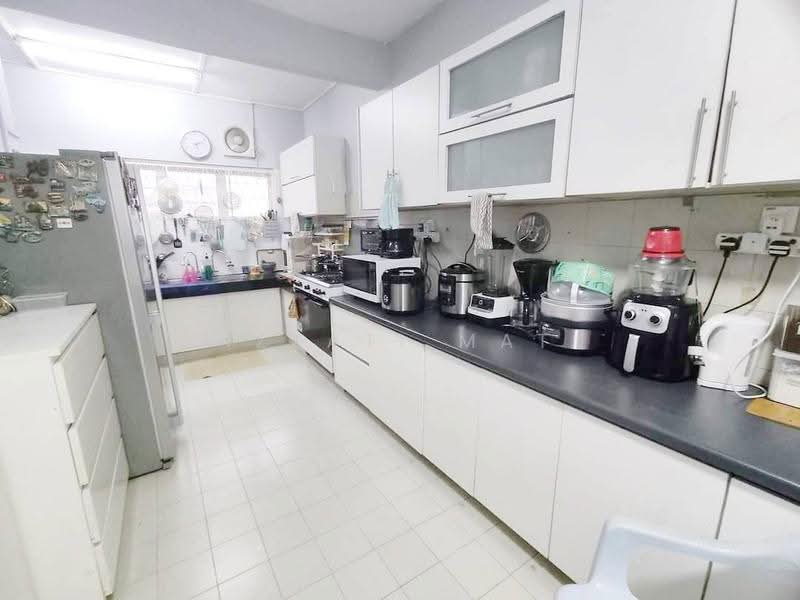 2-storey Terraced House for Sale in Seksyen 25 (Shah Alam) - Izzati Mat - Kitchen - PropertyGuru.com.my