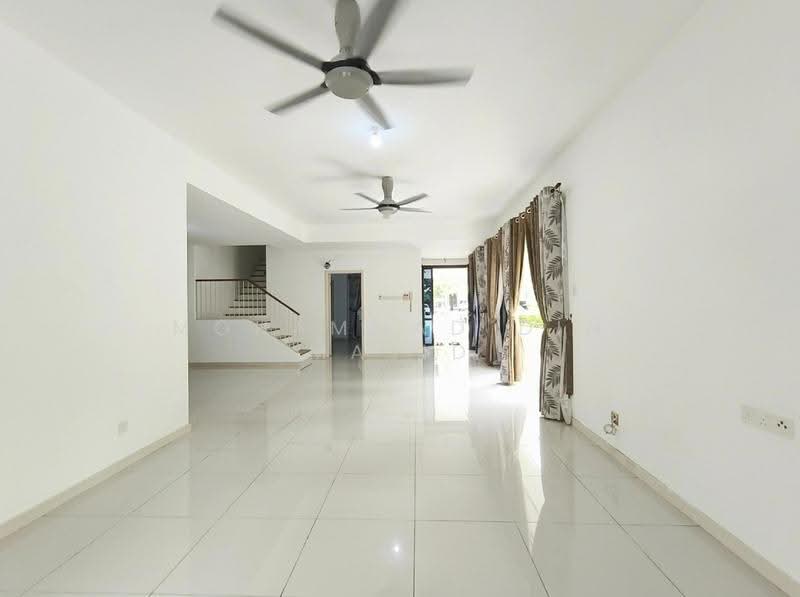 Rumah Bandar untuk Dijual di Shah Alam (Selangor) - Mohammad Din Majid - Living Room - PropertyGuru.com.my
