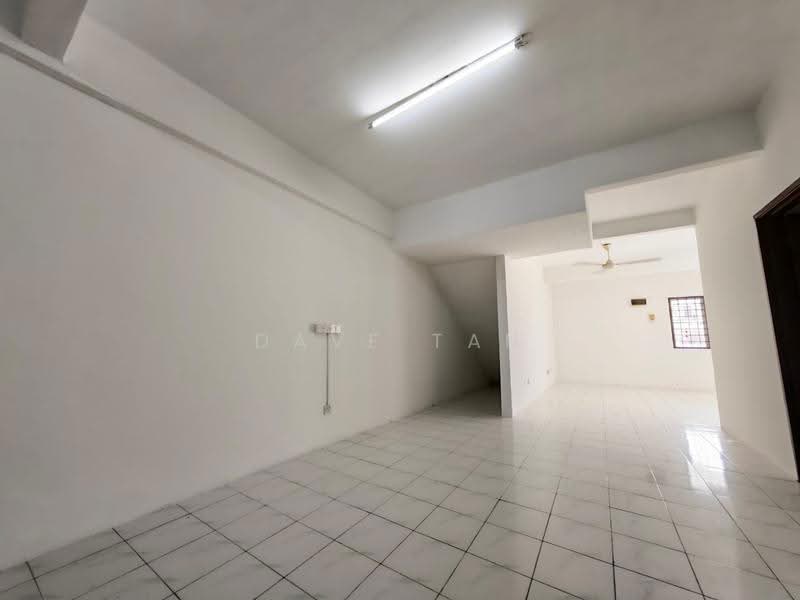 Rumah Bandar untuk Dijual di Kampung Melayu Batu 16 (Rawang) - Dave Tan - Interior - PropertyGuru.com.my