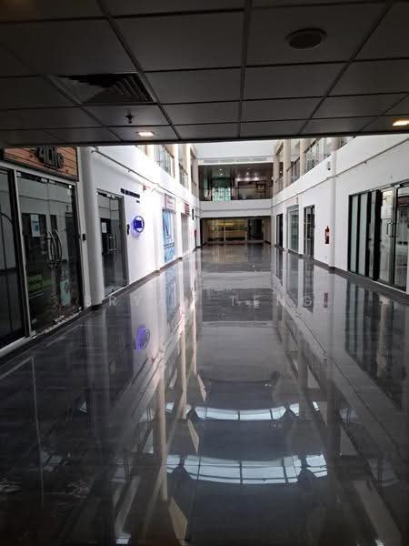 Pejabat untuk Disewa di Gelugor (Penang) - Bryan Teng - Corridor - PropertyGuru.com.my