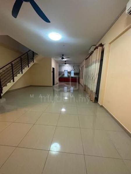 3-storey Terraced House for Rent in Kajang (Selangor) - Maya Myra - Living Room - PropertyGuru.com.my