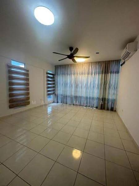 3-storey Terraced House for Rent in Kajang (Selangor) - Maya Myra - Living Room - PropertyGuru.com.my