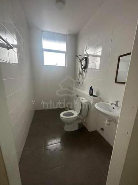 3-storey Terraced House for Rent in Kajang (Selangor) - Maya Myra - Bathroom - PropertyGuru.com.my