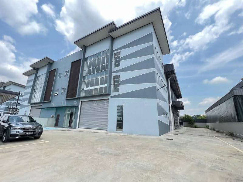 Semi-D Factory for Rent in Shah Alam (Selangor) - Nur Alia Omar - Exterior - PropertyGuru.com.my