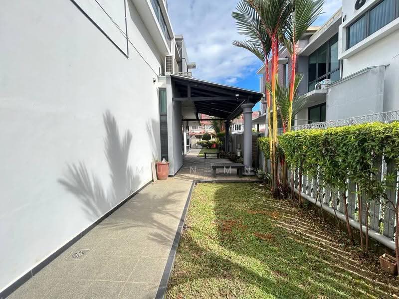 Rumah Berkembar untuk Dijual di Seksyen 7 (Shah Alam) - Muin Mn - Exterior - PropertyGuru.com.my