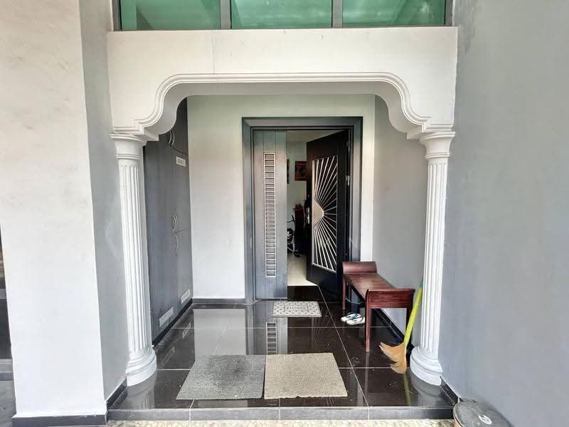 Rumah Berkembar untuk Dijual di Seksyen 7 (Shah Alam) - Muin Mn - Entrance - PropertyGuru.com.my