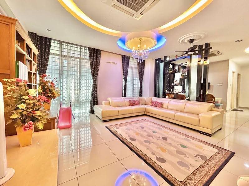 Rumah Berkembar untuk Dijual di Seksyen 7 (Shah Alam) - Muin Mn - Living Room - PropertyGuru.com.my
