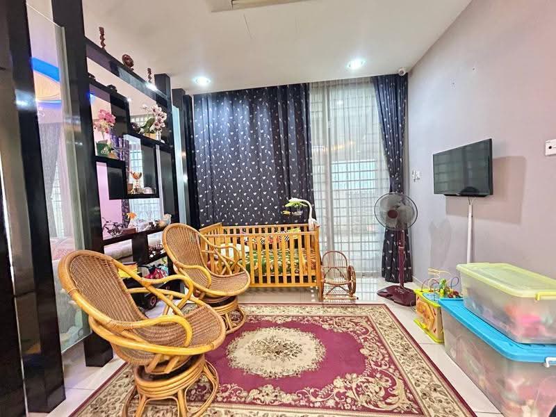 Rumah Berkembar untuk Dijual di Seksyen 7 (Shah Alam) - Muin Mn - Living Room - PropertyGuru.com.my
