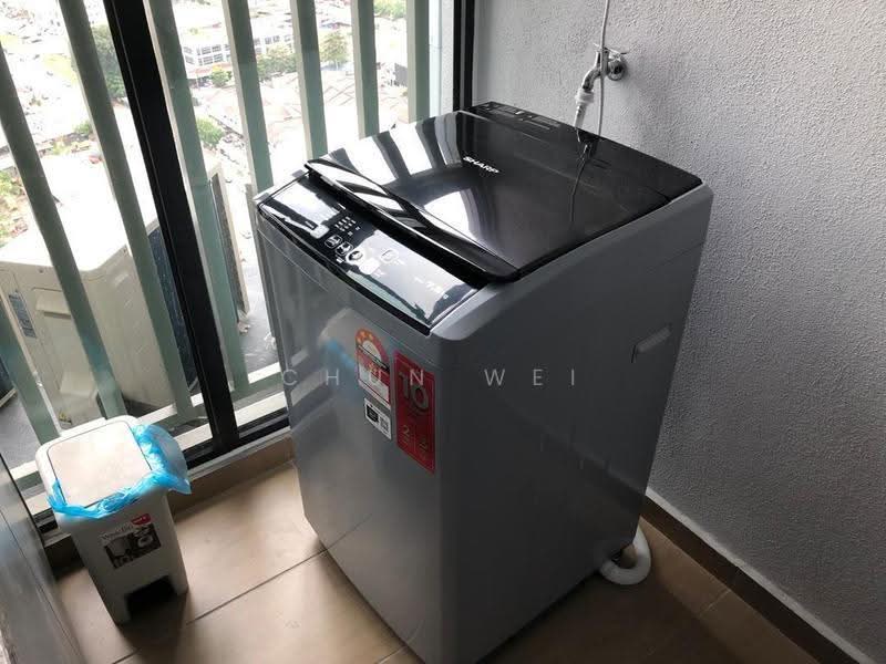 Kediaman Servis untuk Disewa di B11 Parkland Residence - Chun Wei - Balcony - PropertyGuru.com.my