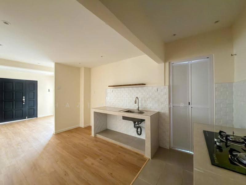 Rumah Teres 2-Tingkat untuk Dijual di Taman Sri Sinar (Segambut) - Hazeman Omar - Kitchen - PropertyGuru.com.my