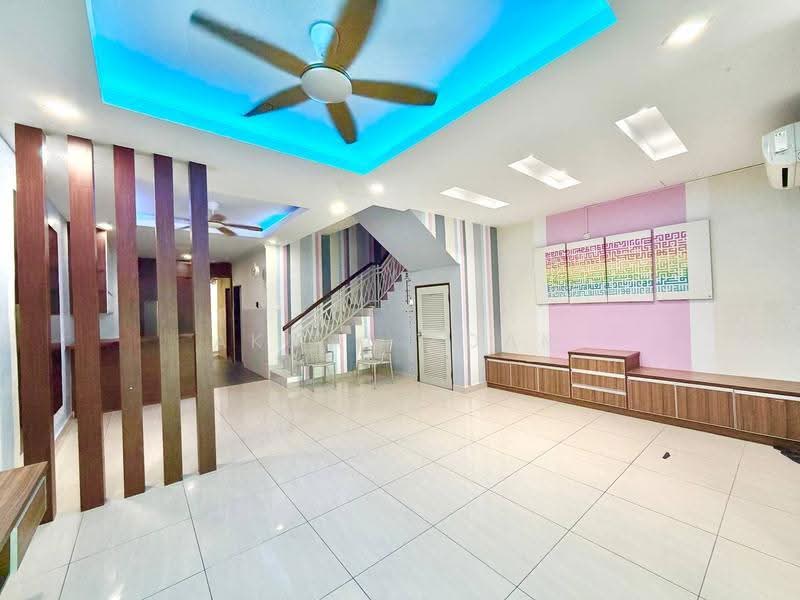 Rumah Teres 2-Tingkat untuk Dijual di Taman Puncak Saujana (Kajang) - Akmal Adam - Living Room - PropertyGuru.com.my