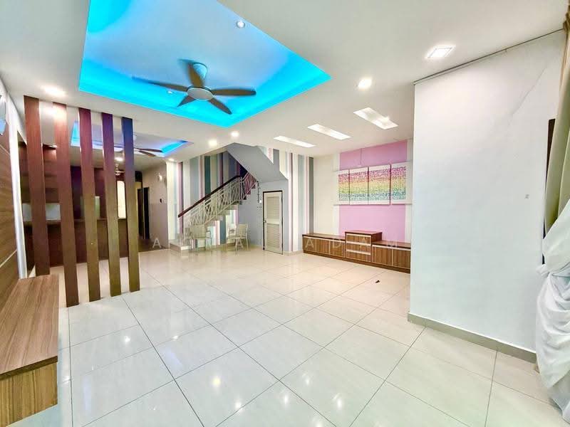 Rumah Teres 2-Tingkat untuk Dijual di Taman Puncak Saujana (Kajang) - Akmal Adam - Living Room - PropertyGuru.com.my