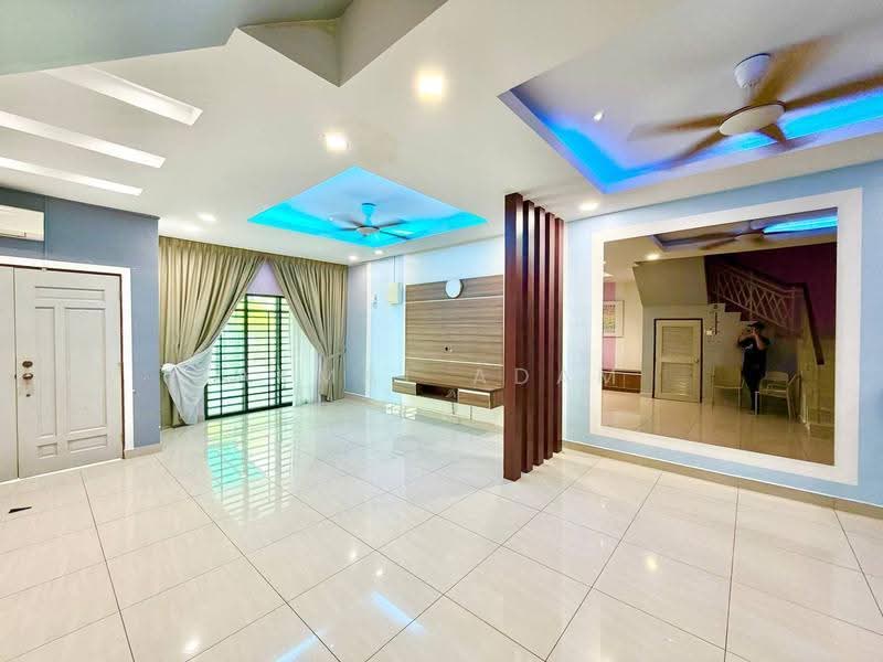 Rumah Teres 2-Tingkat untuk Dijual di Taman Puncak Saujana (Kajang) - Akmal Adam - Living Room - PropertyGuru.com.my