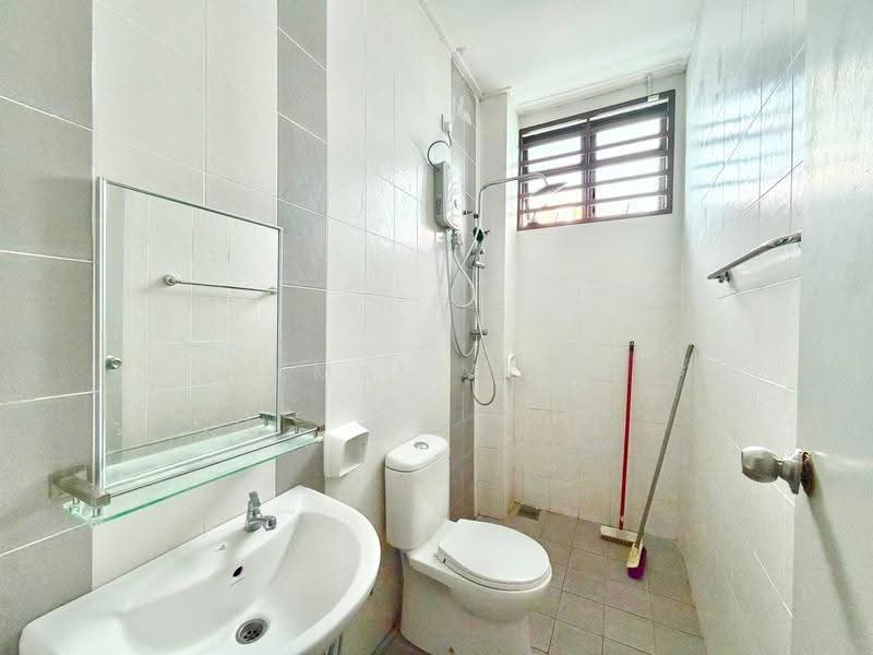 Rumah Teres 2-Tingkat untuk Dijual di Taman Puncak Saujana (Kajang) - Akmal Adam - Bathroom - PropertyGuru.com.my