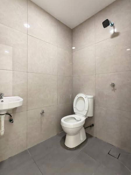 1-storey Terraced House for Sale in Taman Johor Jaya (Johor Bahru) - Win Tan - Bathroom - PropertyGuru.com.my