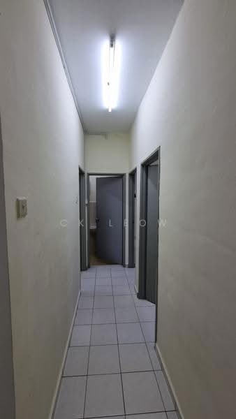 Apartment for Rent at Pangsapuri Larkin Idaman Plot C - Ck Leow - Corridor - PropertyGuru.com.my