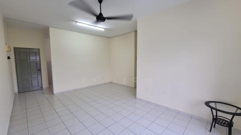 Apartment for Rent at Pangsapuri Larkin Idaman Plot C - Ck Leow - Living Room - PropertyGuru.com.my