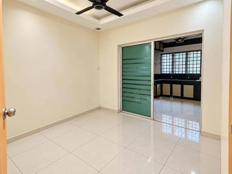 Rumah Teres 2-Tingkat untuk Dijual di Bandar Teknologi Kajang (Kajang) - Hazeman Omar - Living Room - PropertyGuru.com.my