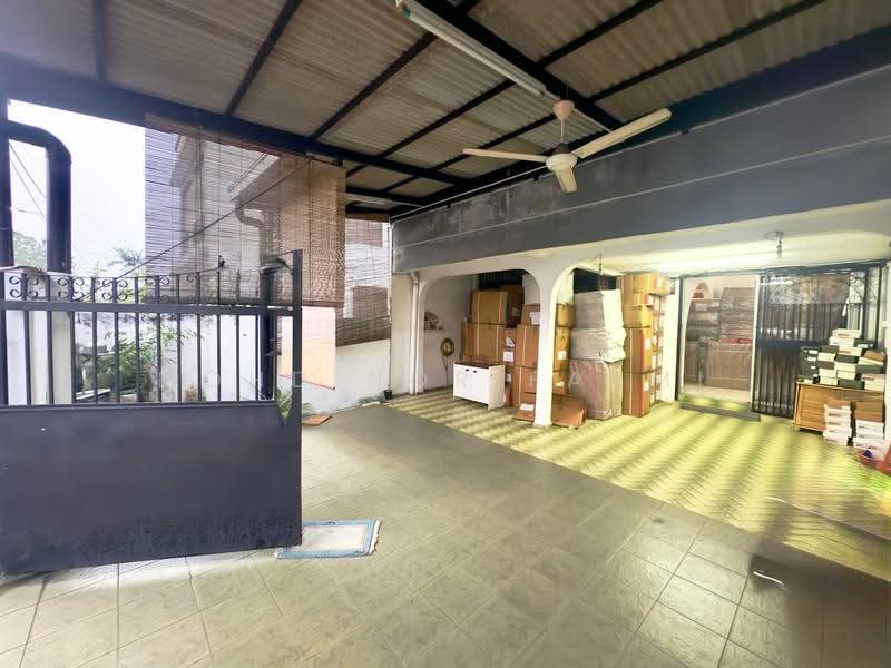 2-storey Terraced House for Sale in Ampang Jaya (Ampang) - Mohd Nor Fahmi - Car Park - PropertyGuru.com.my