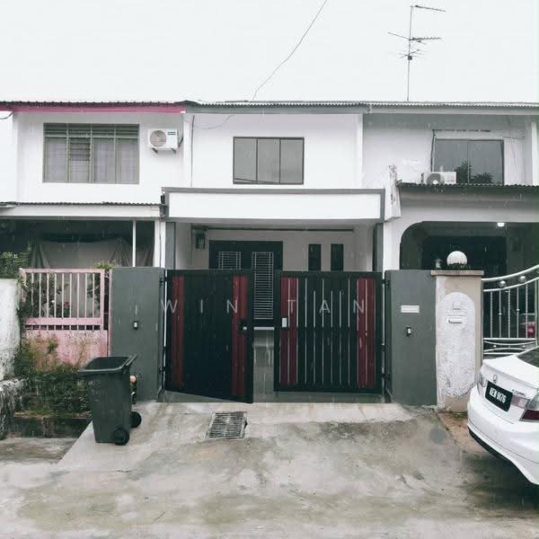 2-storey Terraced House for Sale in Taman Johor Jaya (Johor Bahru) - Win Tan - Exterior - PropertyGuru.com.my