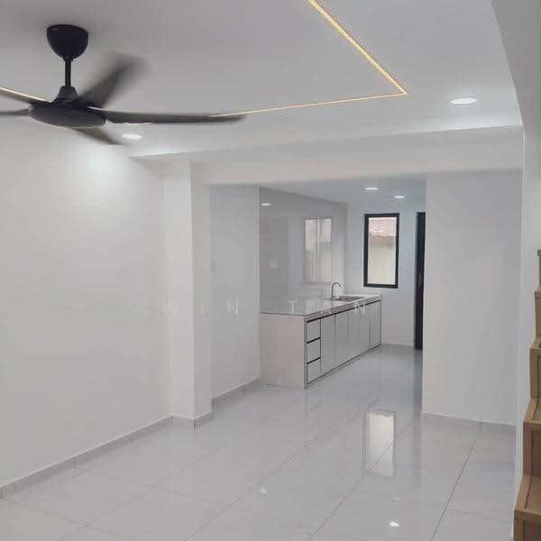 2-storey Terraced House for Sale in Taman Johor Jaya (Johor Bahru) - Win Tan - Living Room - PropertyGuru.com.my