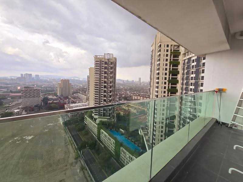 Kediaman Servis untuk Disewa di The Grand @ Kelana Damansara Suite - Marcus Tee - Balcony - PropertyGuru.com.my