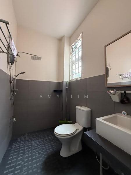 Rumah Teres 2-Tingkat untuk Dijual di BANDAR PUCHONG JAYA (Puchong) - Amy Lim - Bathroom - PropertyGuru.com.my