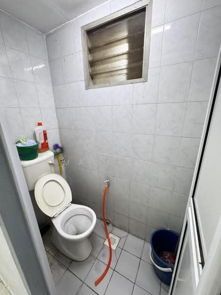 Rumah Flat untuk Dijual di Segar Ria - Macc Ng - Bathroom - PropertyGuru.com.my