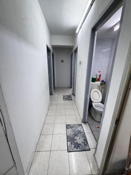 Rumah Flat untuk Dijual di Segar Ria - Macc Ng - Corridor - PropertyGuru.com.my