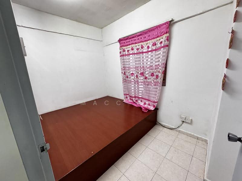 Rumah Flat untuk Dijual di Segar Ria - Macc Ng - Bedroom - PropertyGuru.com.my