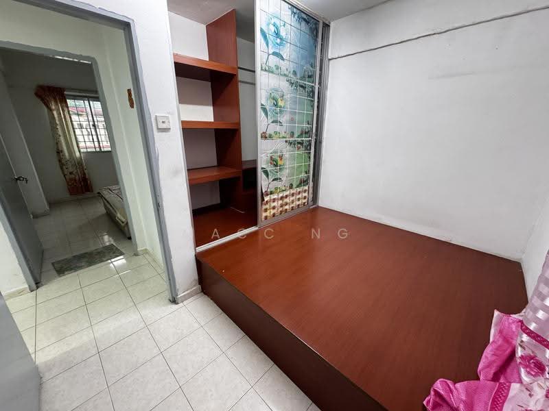 Rumah Flat untuk Dijual di Segar Ria - Macc Ng - Bedroom - PropertyGuru.com.my