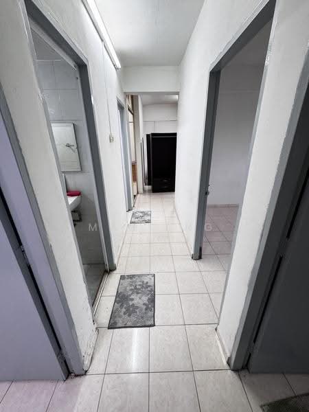 Rumah Flat untuk Dijual di Segar Ria - Macc Ng - Corridor - PropertyGuru.com.my