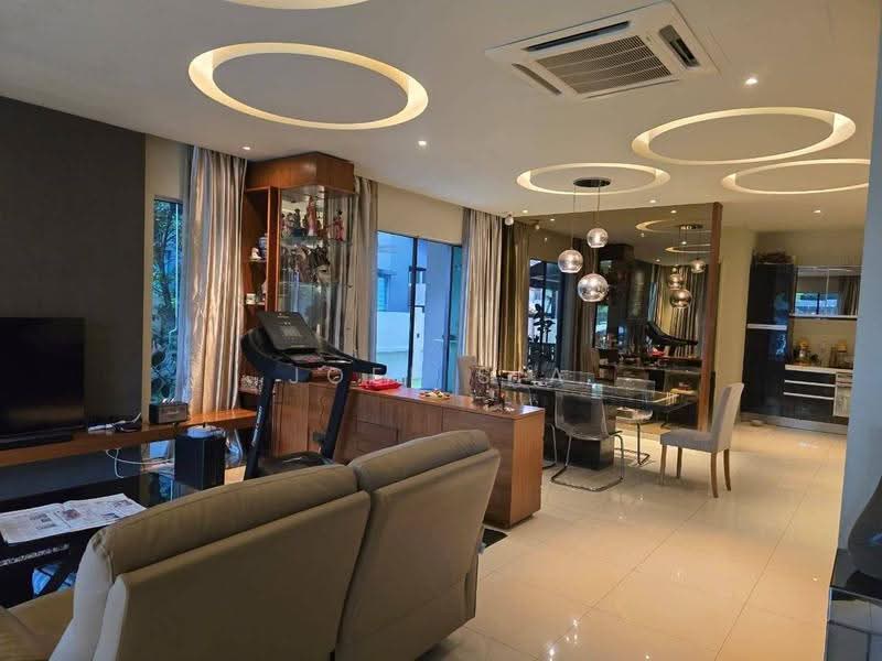 Rumah Berkembar untuk Dijual di Klang (Selangor) - Joel Sia - Living Room - PropertyGuru.com.my