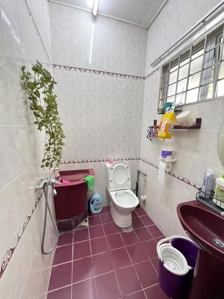 2-storey Terraced House for Sale in Taman Bukit Idaman (Selayang) - Dave Tan - Bathroom - PropertyGuru.com.my