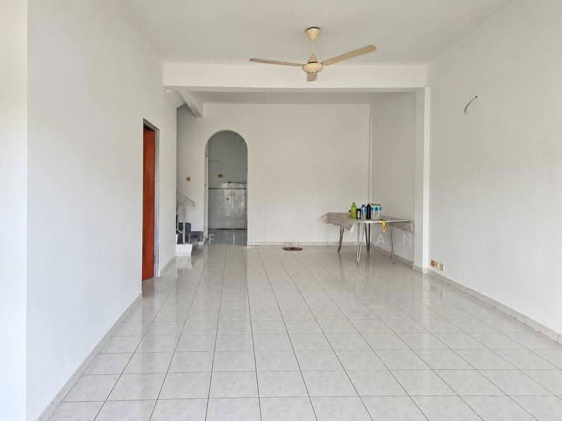 Rumah Teres 2-Tingkat untuk Dijual di Taman Desa Melati (Nilai) - Taufiq Azlan - Living Room - PropertyGuru.com.my